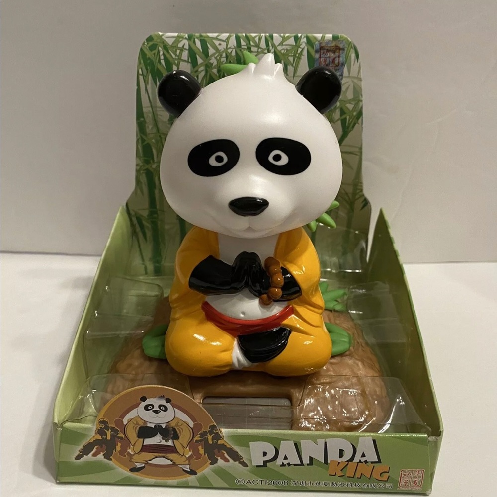Solar powered kung fu panda  King figure Toy 5"H